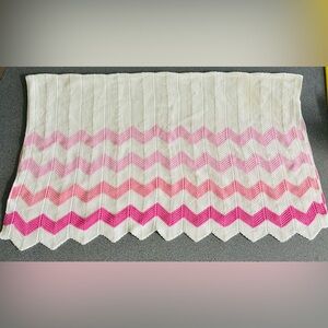 Silvercloud 100% cotton shawl blanket Pink & White Chevron Blanket baby blanket